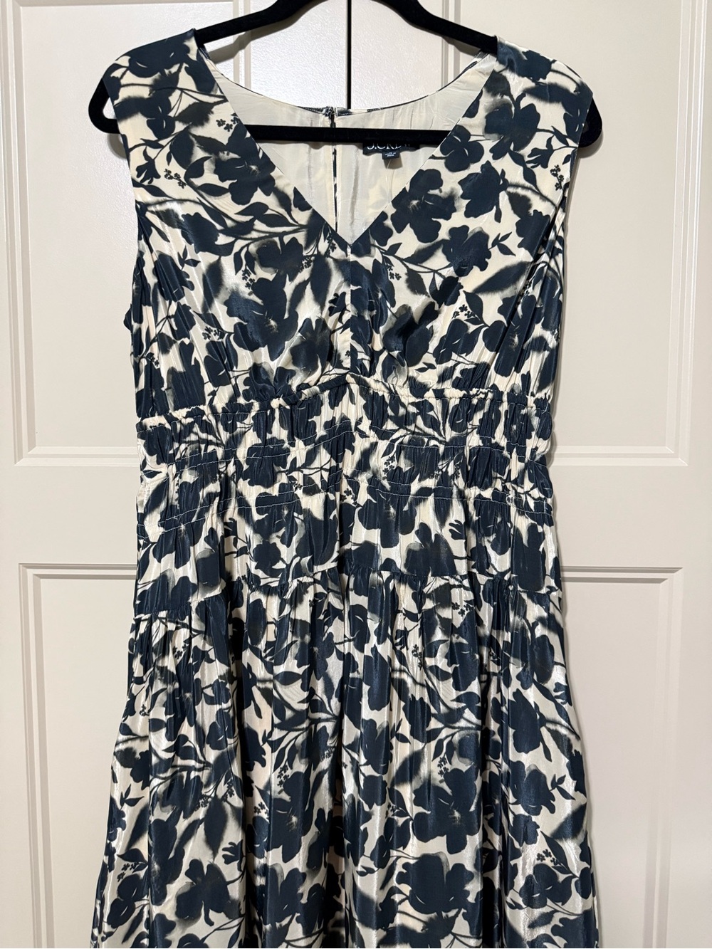 J.Crew Hyacinth V-neck dress in crepe de chine Midi Dress Women’s M (size 8-10) - Picture 7 of 15